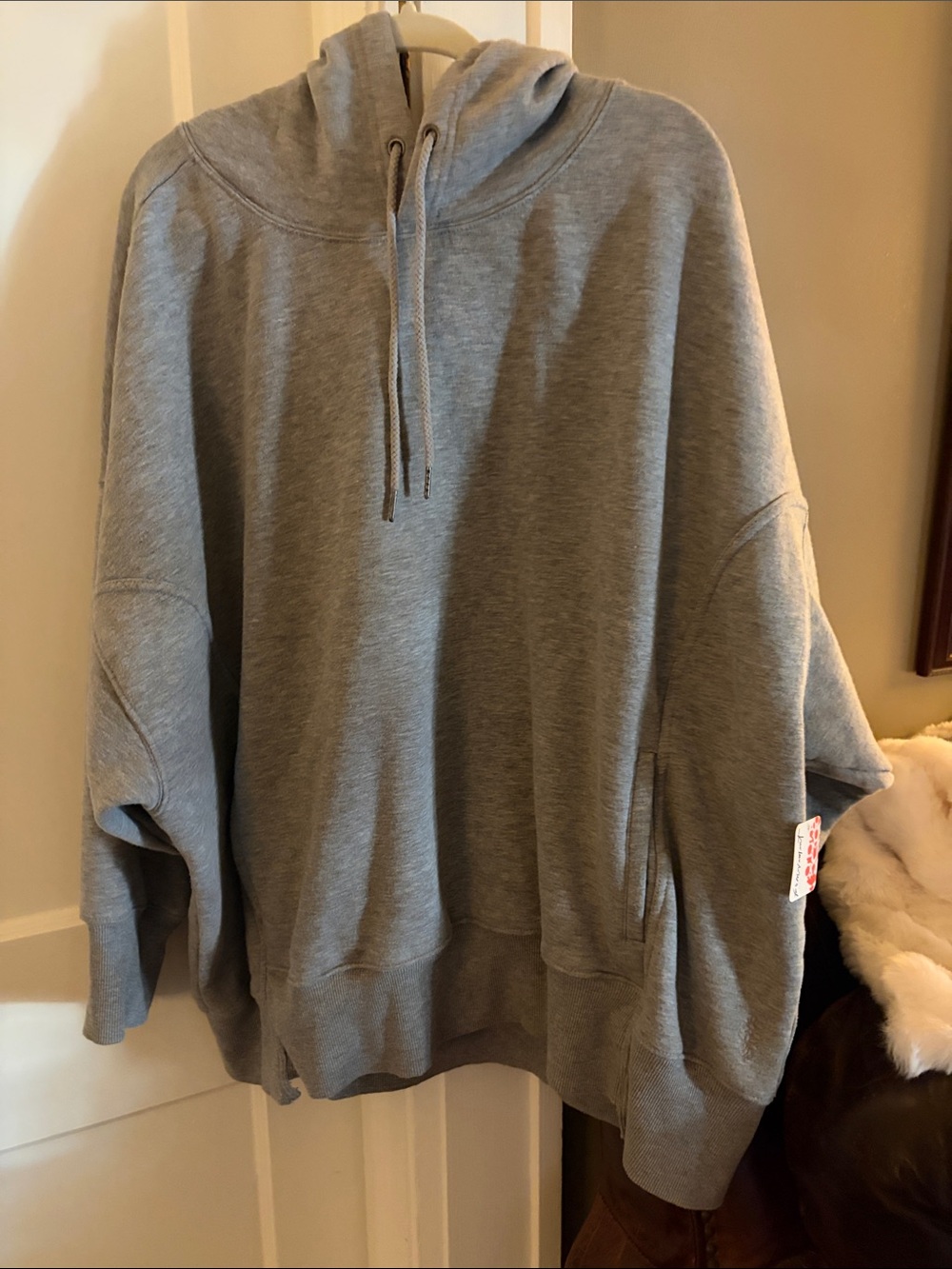 NWT Sprint to th Finish Hooded Sweatshirt in Heather Grey Size L